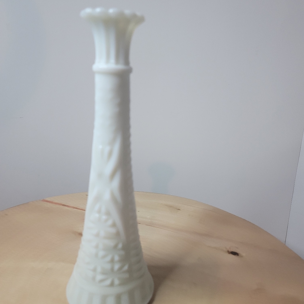 Milk Glass vase 9" - Picture 3 of 8